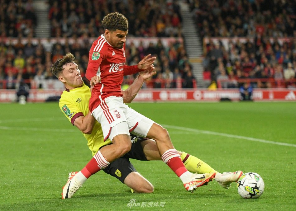 我们拭目以 我们拭目以